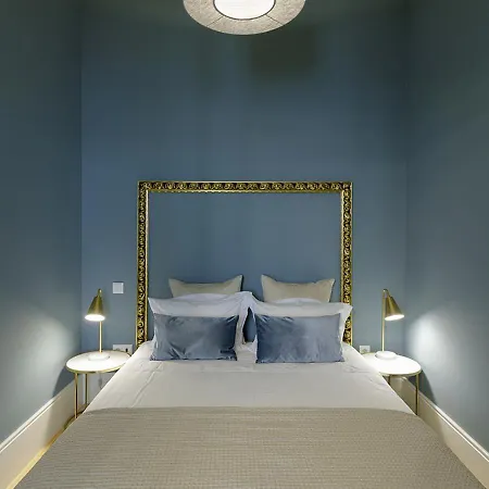 Mercado Dos Poetas - Tourism * Порту