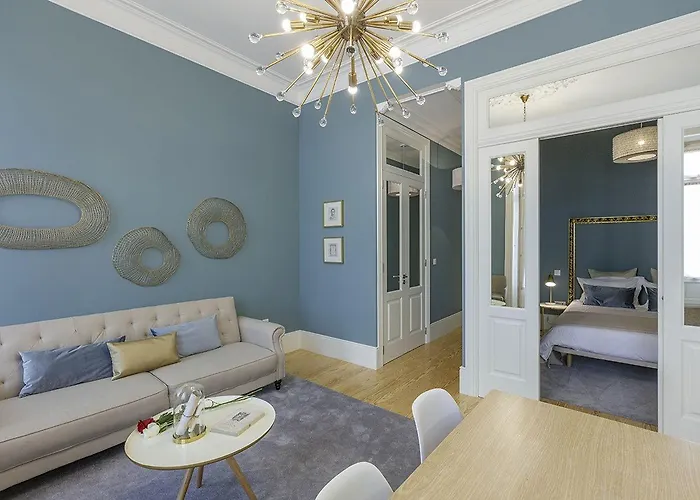 Mercado Dos Poetas - Tourism * Porto