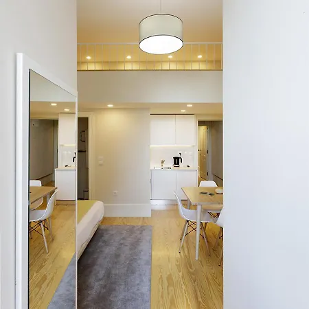 Mercado Dos Poetas - Tourism