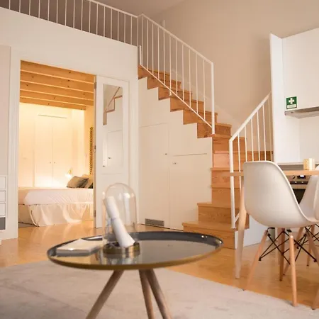 Mercado Dos Poetas - Tourism