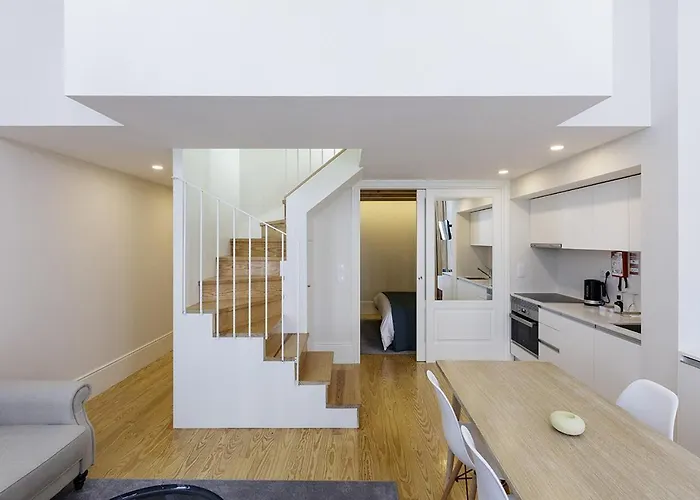 Mercado Dos Poetas - Tourism *