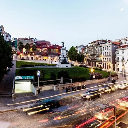 Mercado Dos Poetas - Tourism * Porto