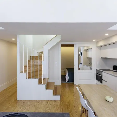 Mercado Dos Poetas - Tourism *