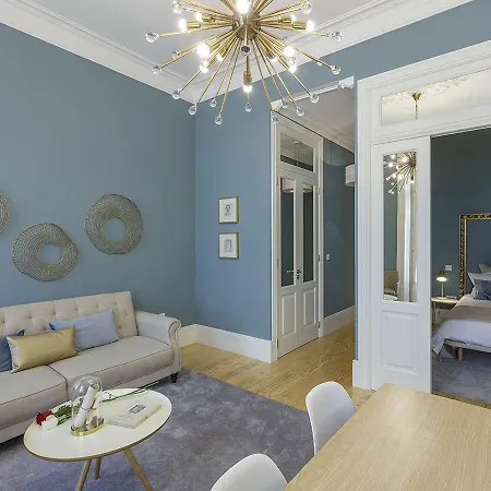 Mercado Dos Poetas - Tourism * Porto