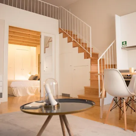 Mercado Dos Poetas - Tourism * Porto